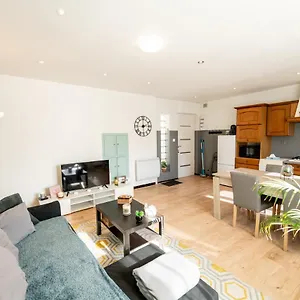 Appartement Aux Portes De Lyon Confort Emplacement Ideale Netflix, Givors